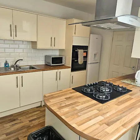 Spacious 5-bed In Vibrant Easton - Sleeps 11- Ideal For Contractors And Work * Bristol