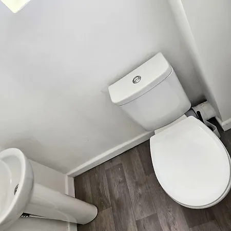 Feriehus Spacious 5-bed In Vibrant Easton - Sleeps 11- Ideal For Contractors And Work *