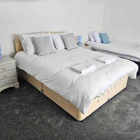 Spacious 5-bed In Vibrant Easton - Sleeps 11- Ideal For Contractors And Work Prázdninový dům Bristol