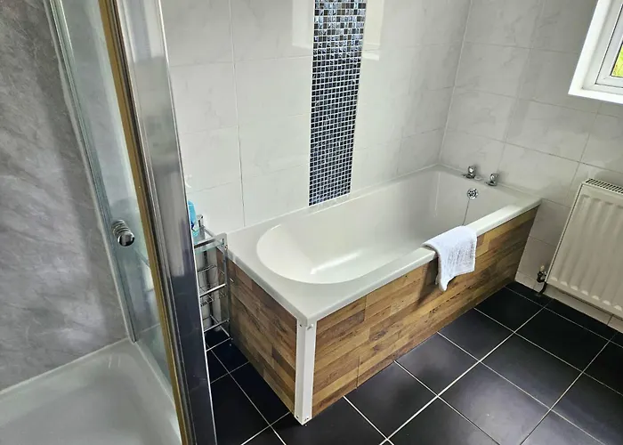 Spacious 5-bed In Vibrant Easton - Sleeps 11- Ideal For Contractors And Work Дом отдыха