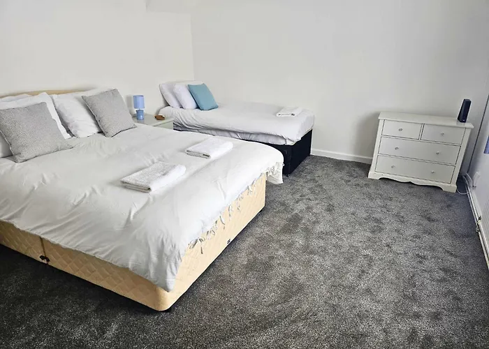 Σπίτι διακοπών Spacious 5-bed In Vibrant Easton - Sleeps 11- Ideal For Contractors And Work Μπρίστολ