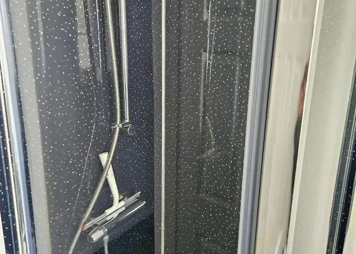 Дом отдыха Spacious 5-bed In Vibrant Easton - Sleeps 11- Ideal For Contractors And Work Бристоль